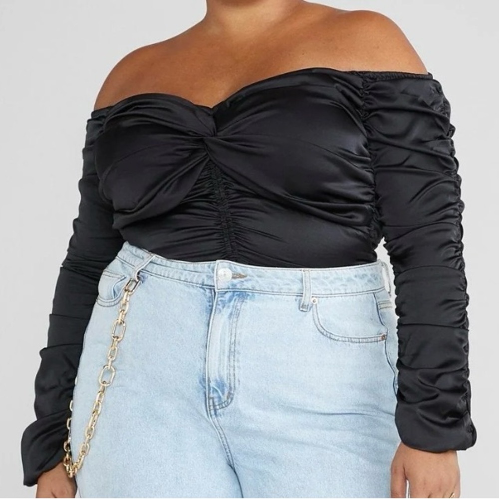 Black Ruched Zip-Up Top
